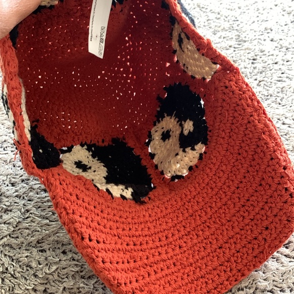 Urban Outfitters crochet yin Yang hat orange - Picture 4 of 5